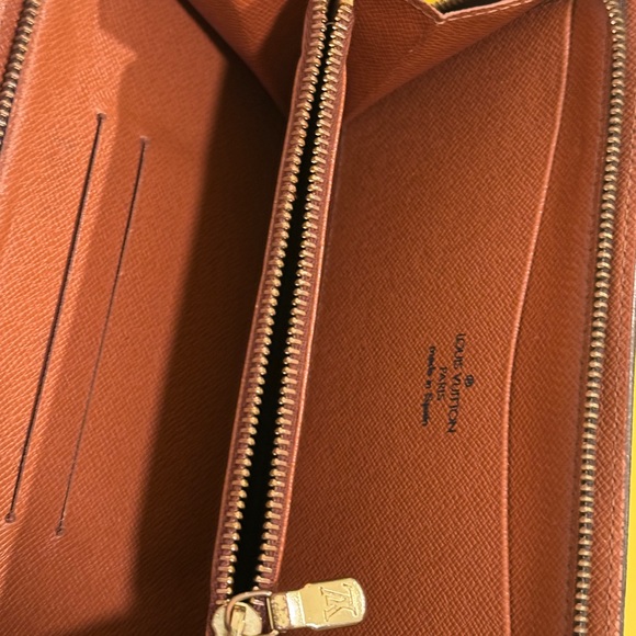 Louis Vuitton Monogram Zipper round Mid size wallet - Picture 10 of 15